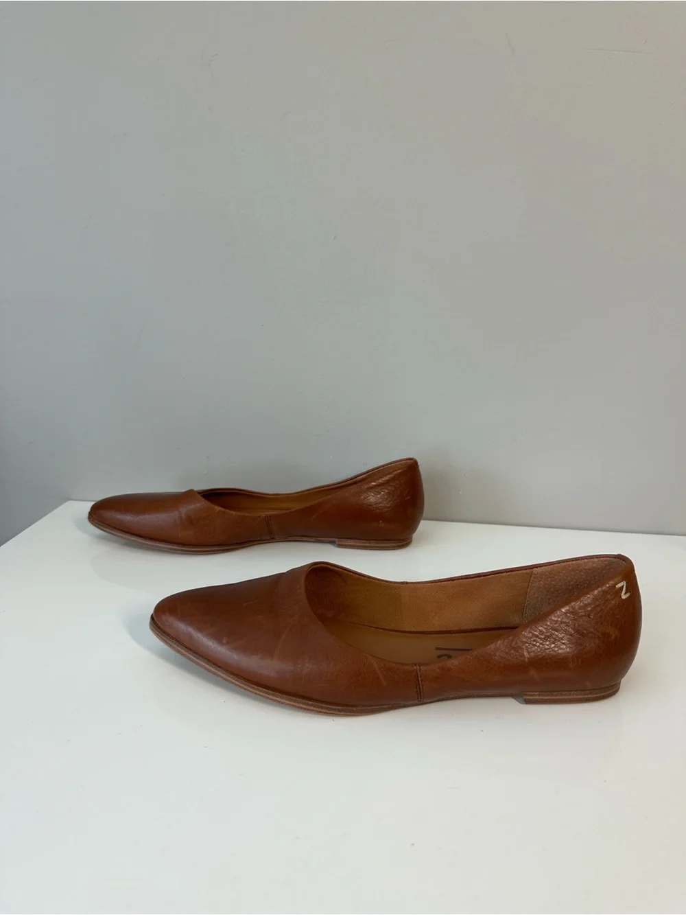 Zodiac Hill Leather Flats in Cognac Size 9.5